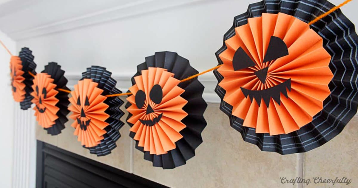 Pumpkin Medallion DIY Halloween Banner - Crafting Cheerfully