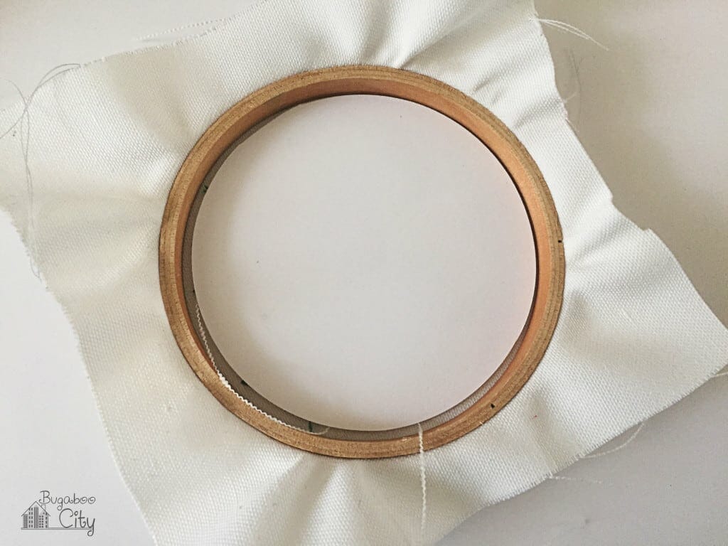DIY Embroidery Hoop Photo Ornament