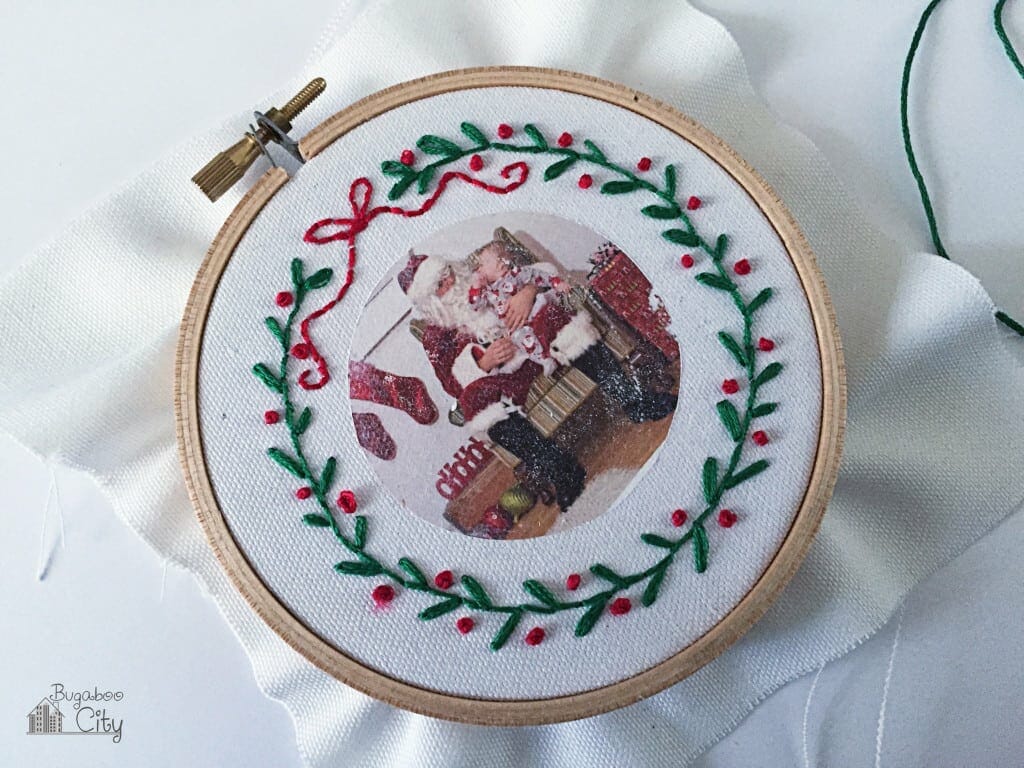 DIY Embroidery Hoop Photo Ornament 