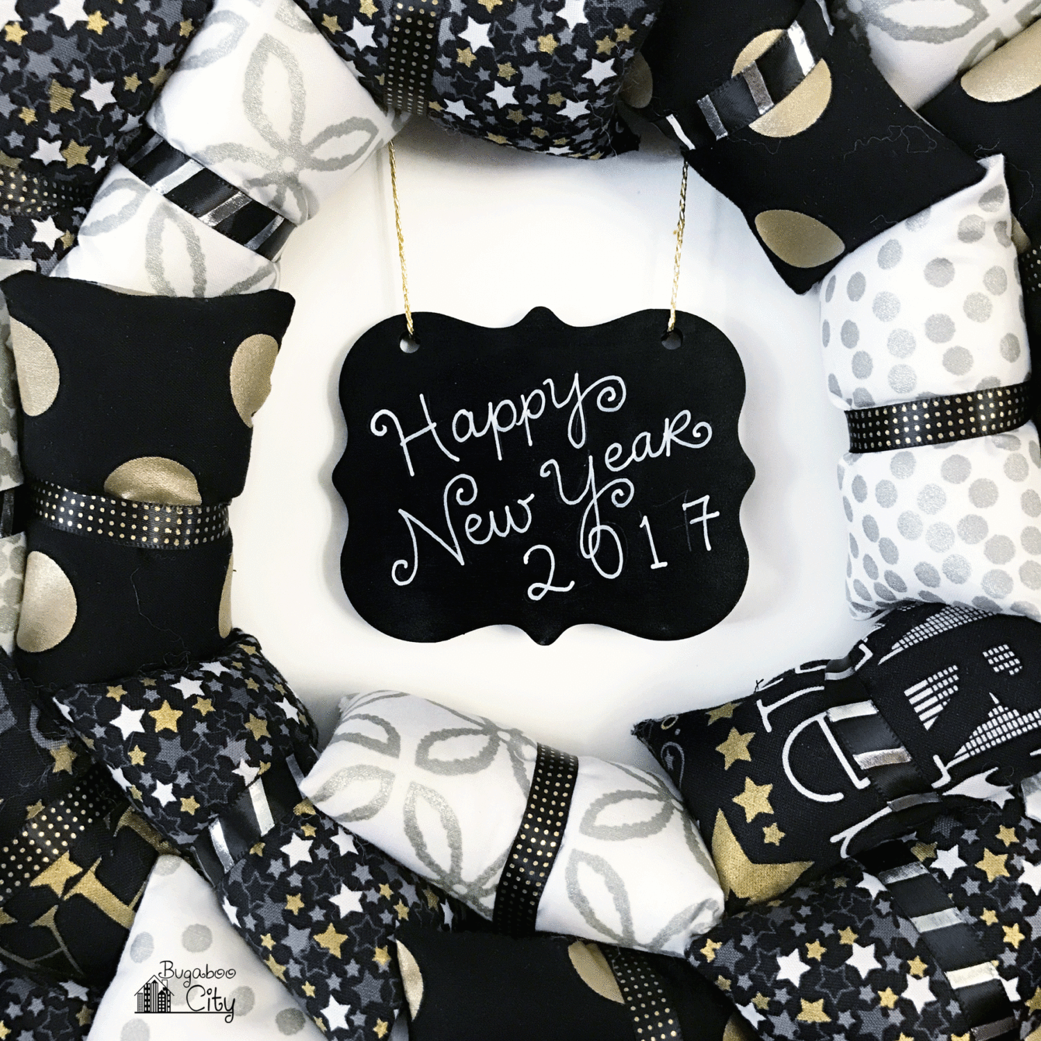 happy-new-year-pillow-wreath-tutorial-with-free-pattern-2