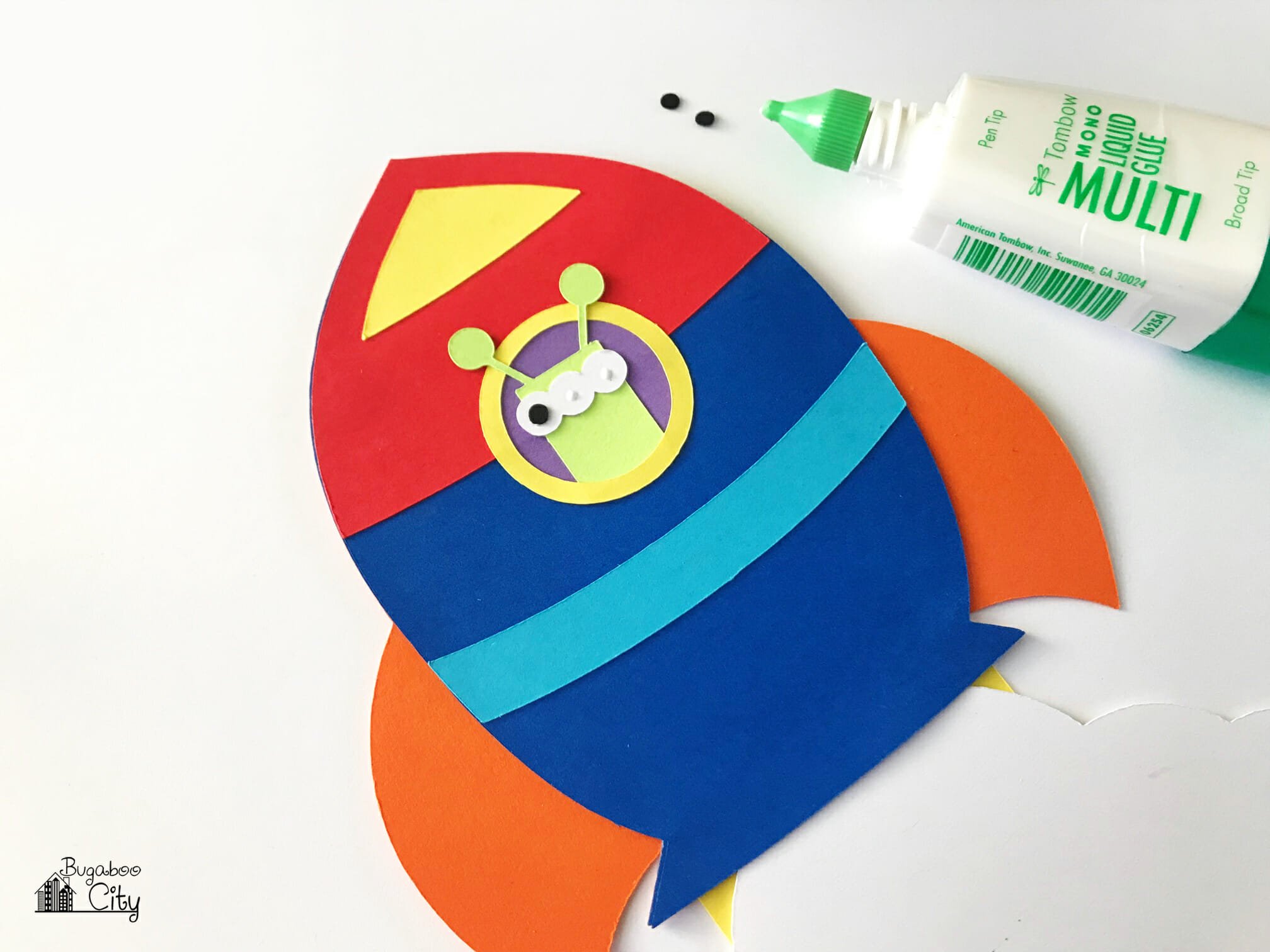 Three eyes are added to the alien.