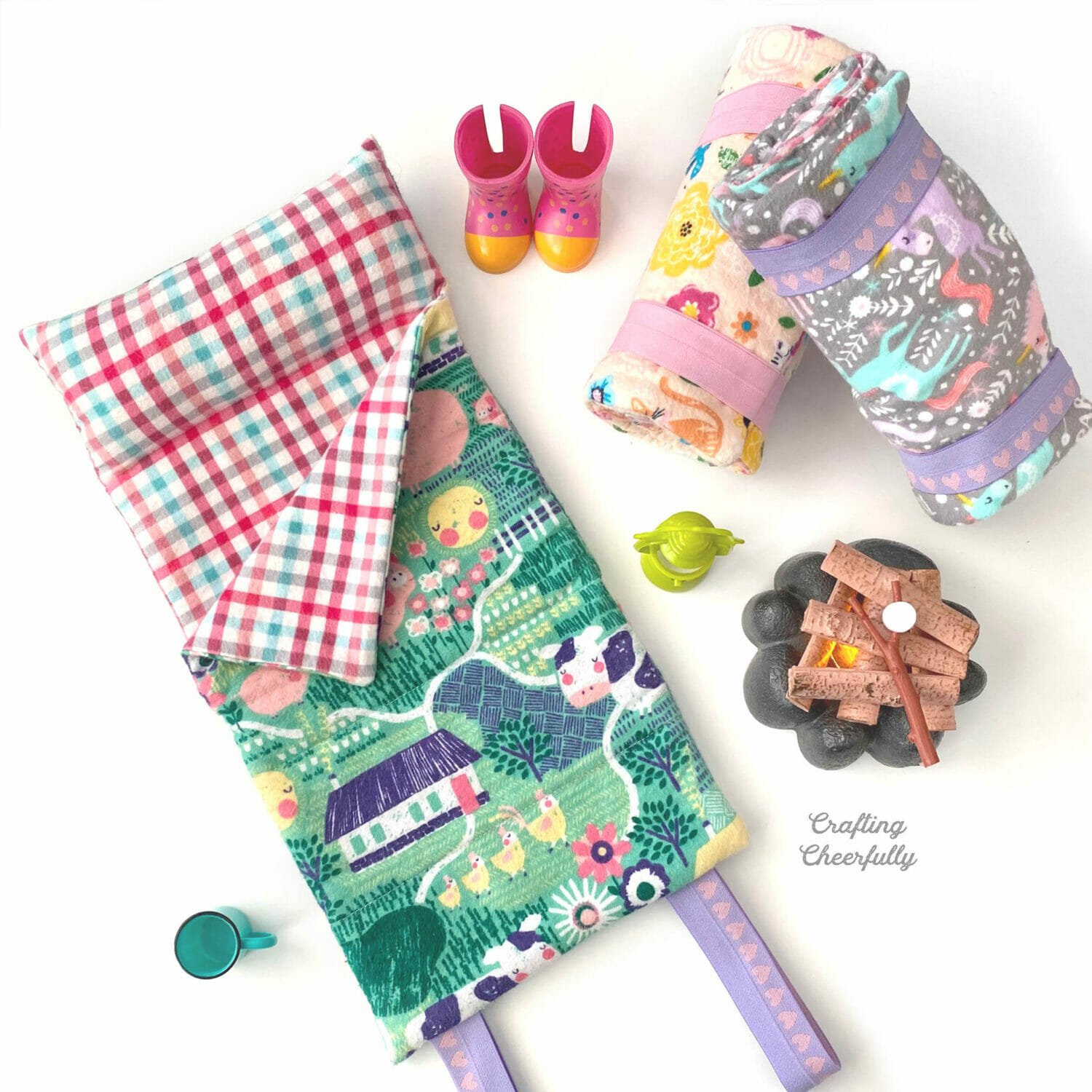 Flannel sleeping bag for dolls