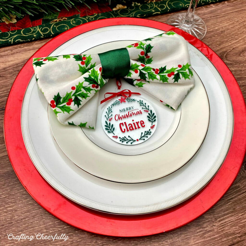 DIY Christmas Place Card Ornaments - Crafting Cheerfully