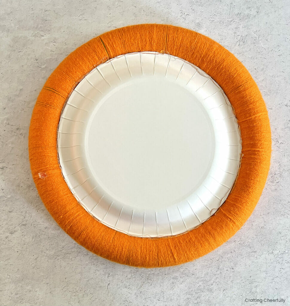 DIY Halloween Paper Plate Wreath - Crafting Cheerfully