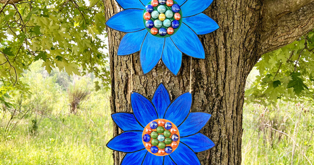 Outdoor Wood Flower Garden Art Crafting Cheerfully