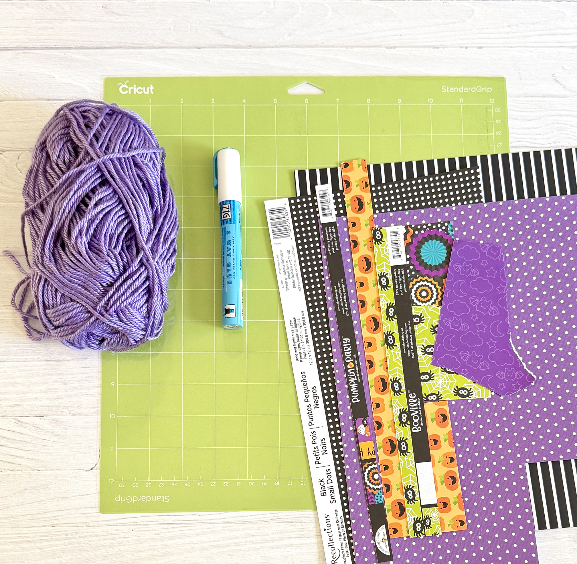 Supplies needed for the paper cupcake banner.